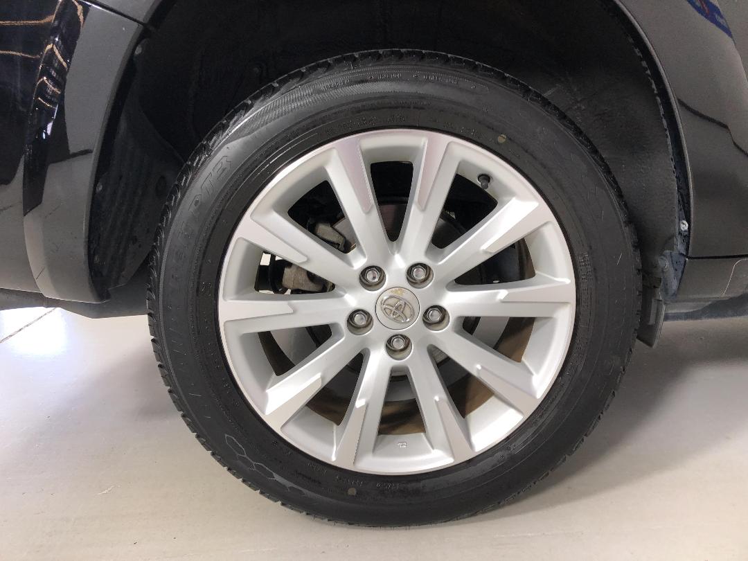 Photo '12' of Toyota Vanguard Photo '12' of Toyota Vanguard