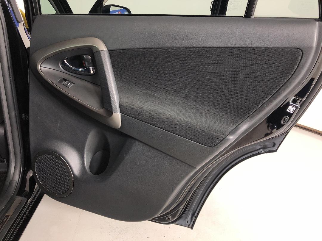 Photo '19' of Toyota Vanguard Photo '19' of Toyota Vanguard