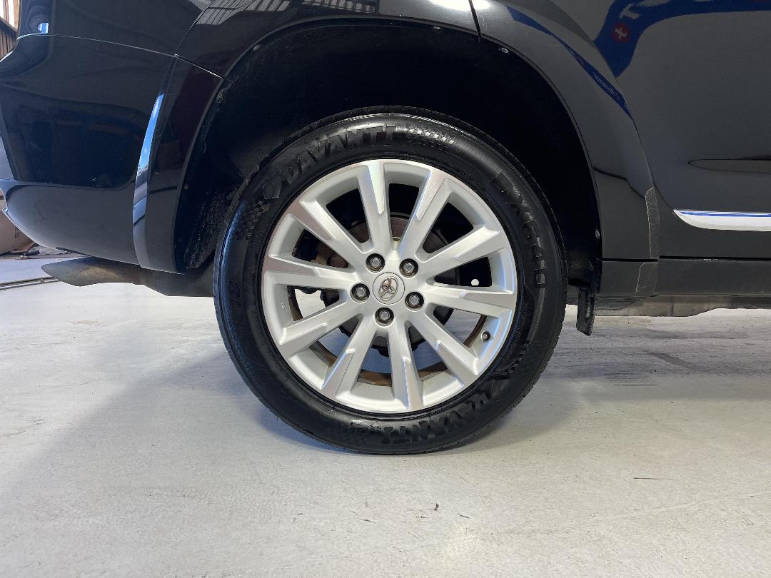 Photo '12' of Toyota Vanguard