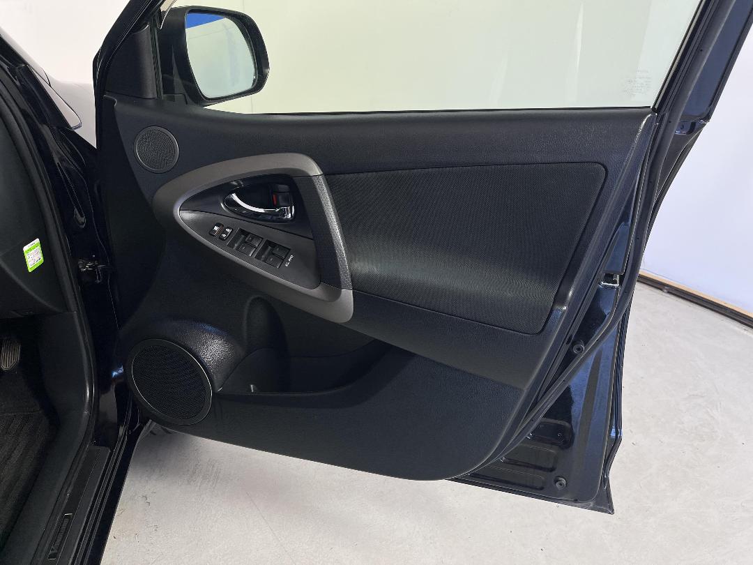 Photo '15' of Toyota Vanguard