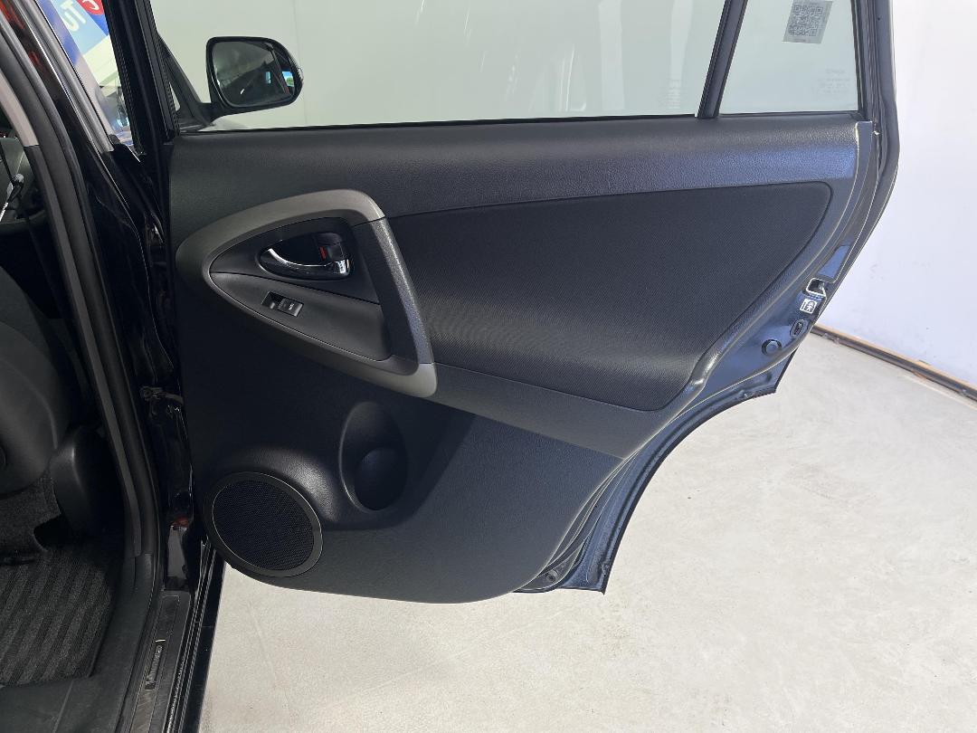 Photo '19' of Toyota Vanguard