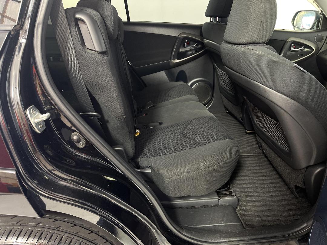 Photo '20' of Toyota Vanguard