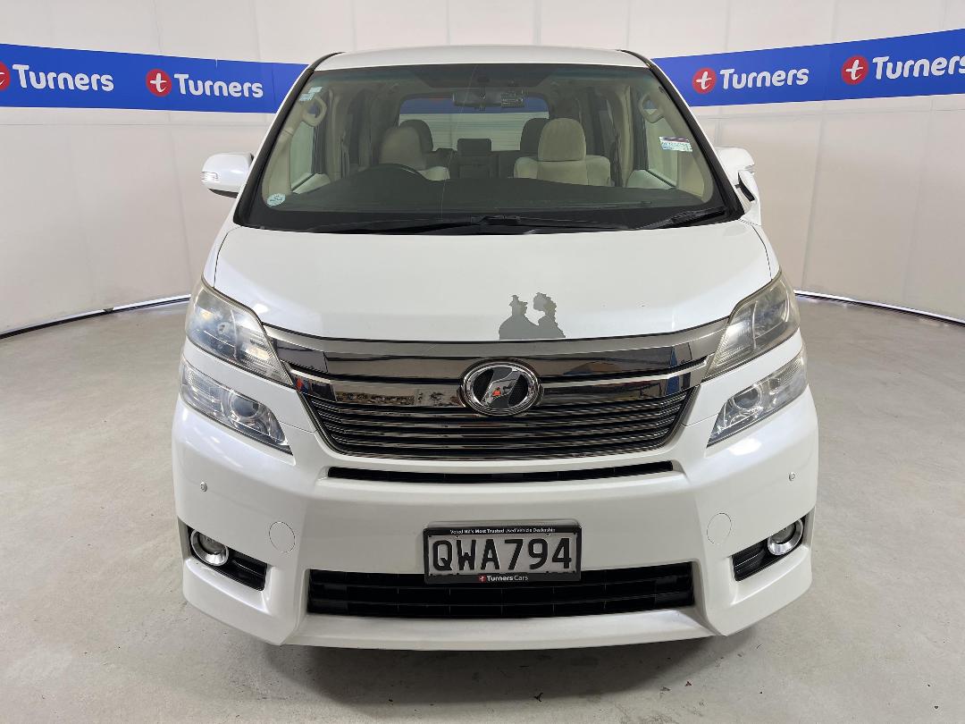 Photo '2' of Toyota Vellfire