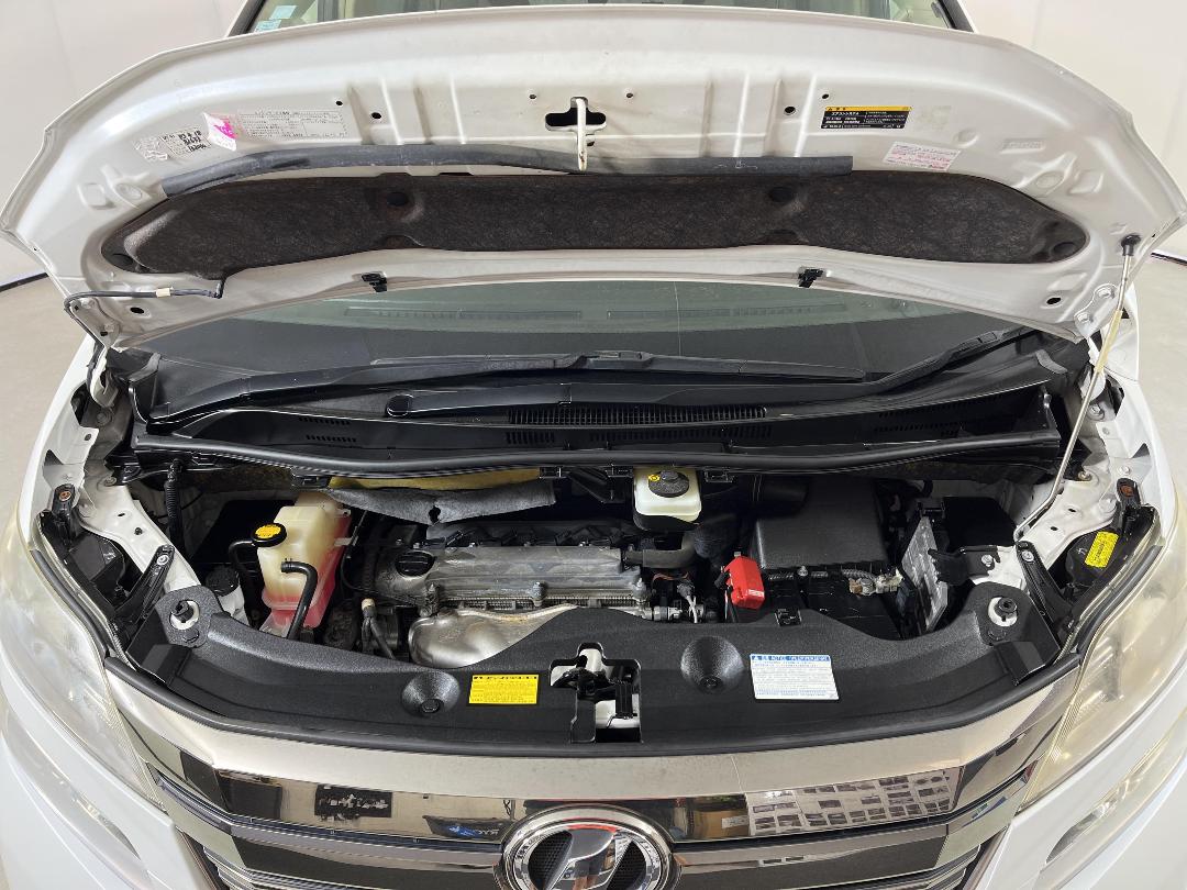 Photo '13' of Toyota Vellfire