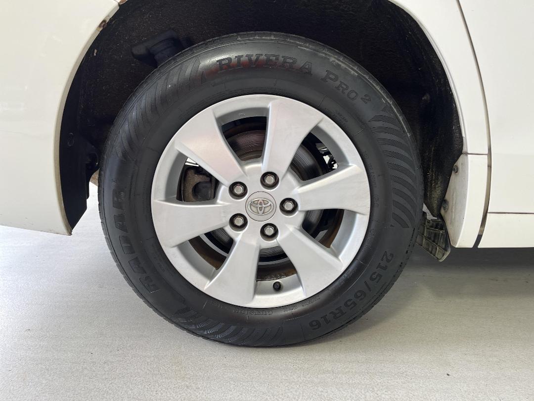 Photo '12' of Toyota Vellfire