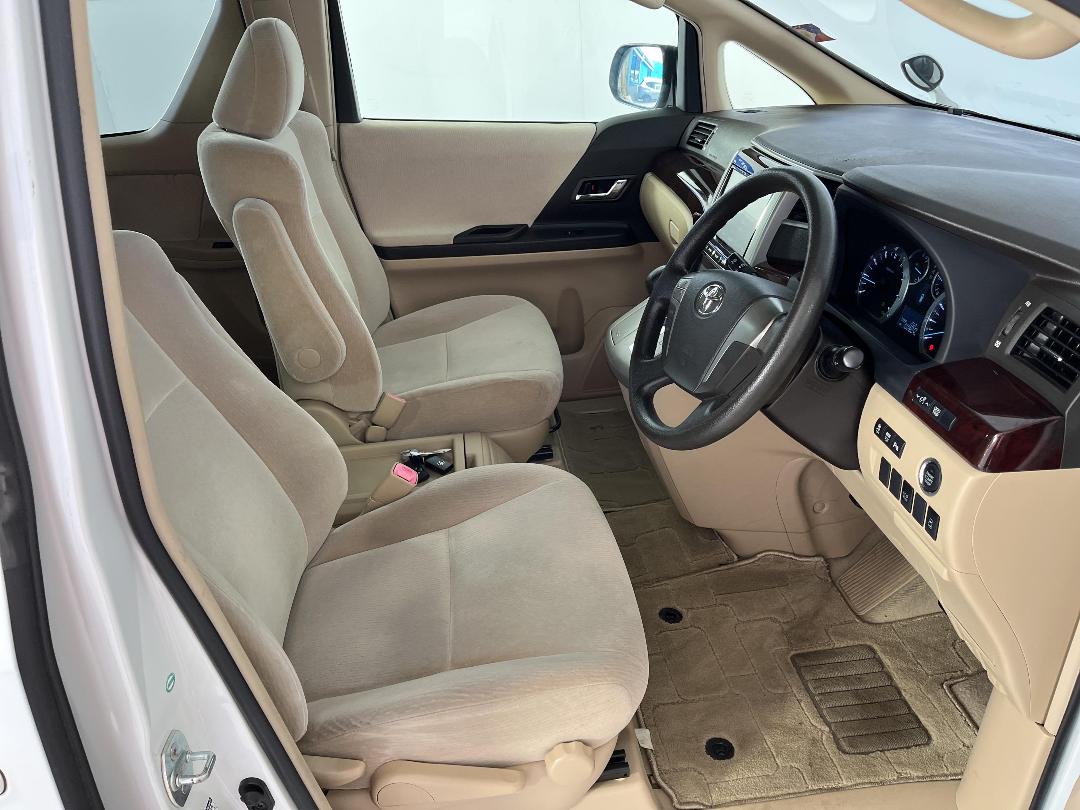 Photo '16' of Toyota Vellfire