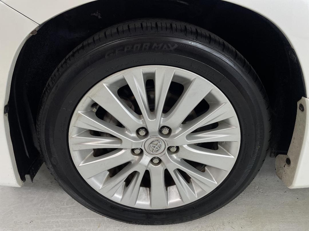 Photo '10' of Toyota Vellfire Photo '10' of Toyota Vellfire