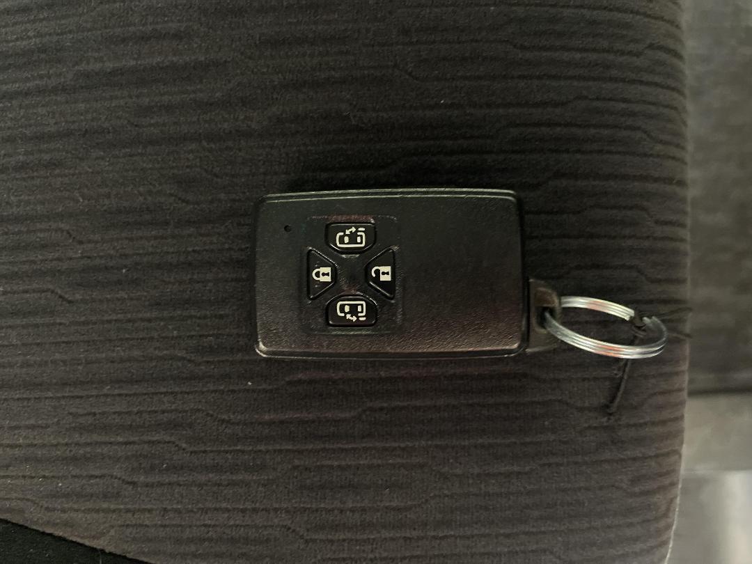 Photo '22' of Toyota Vellfire Photo '22' of Toyota Vellfire