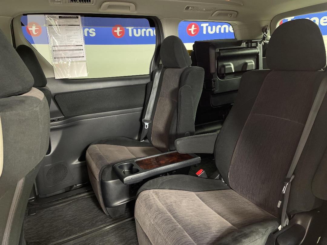 Photo '20' of Toyota Vellfire Photo '20' of Toyota Vellfire