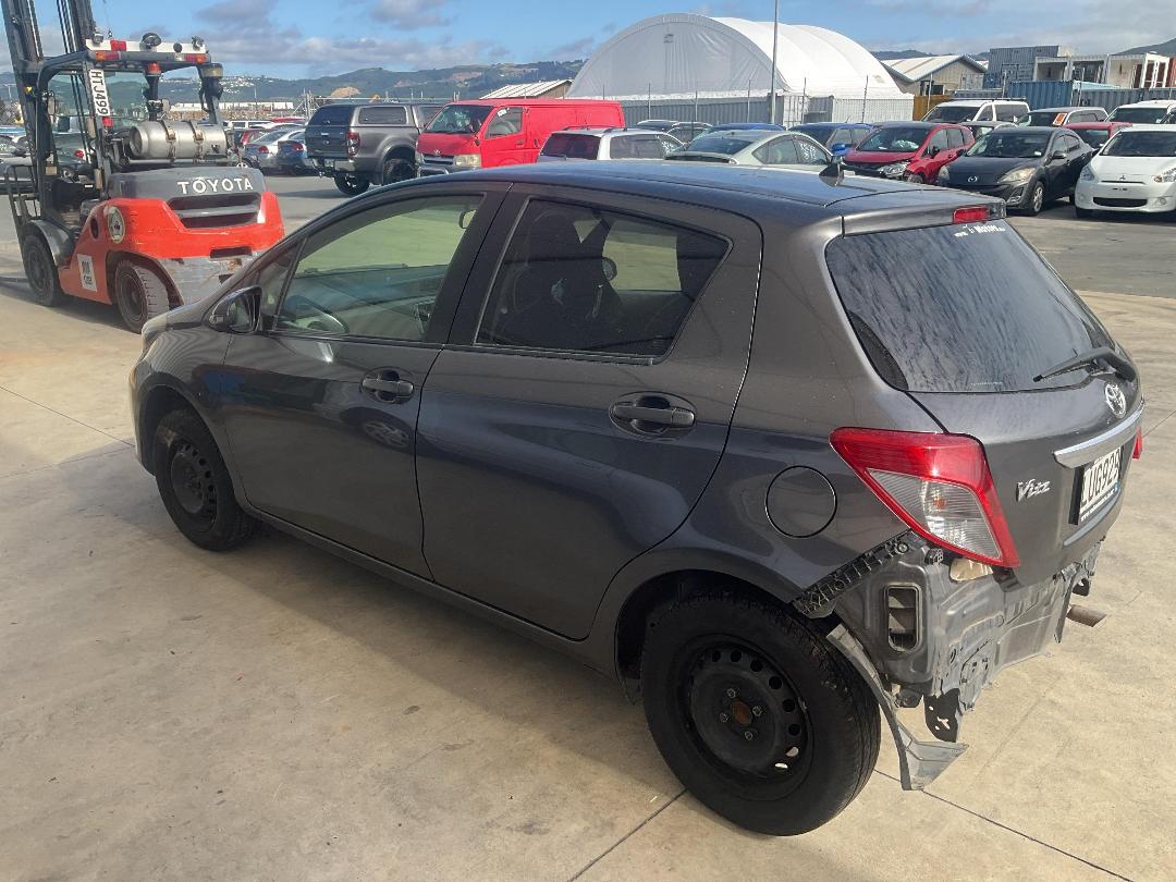 Photo '4' of Toyota Vitz