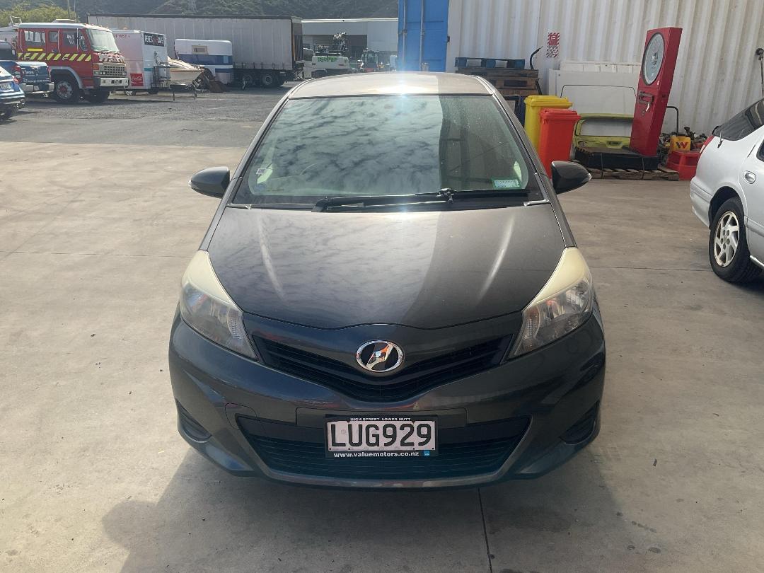 Photo '2' of Toyota Vitz