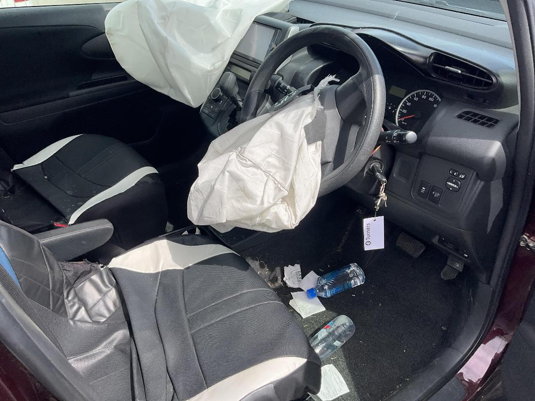 Photo '11' of Toyota Wish