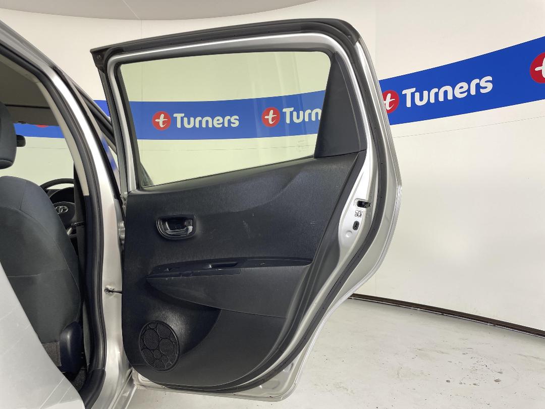 Photo '19' of Toyota Yaris Photo '19' of Toyota Yaris