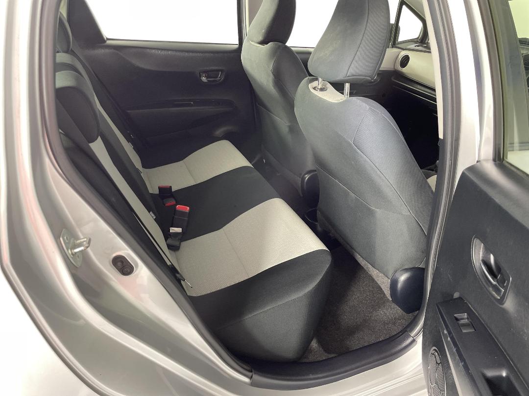 Photo '20' of Toyota Yaris Photo '20' of Toyota Yaris