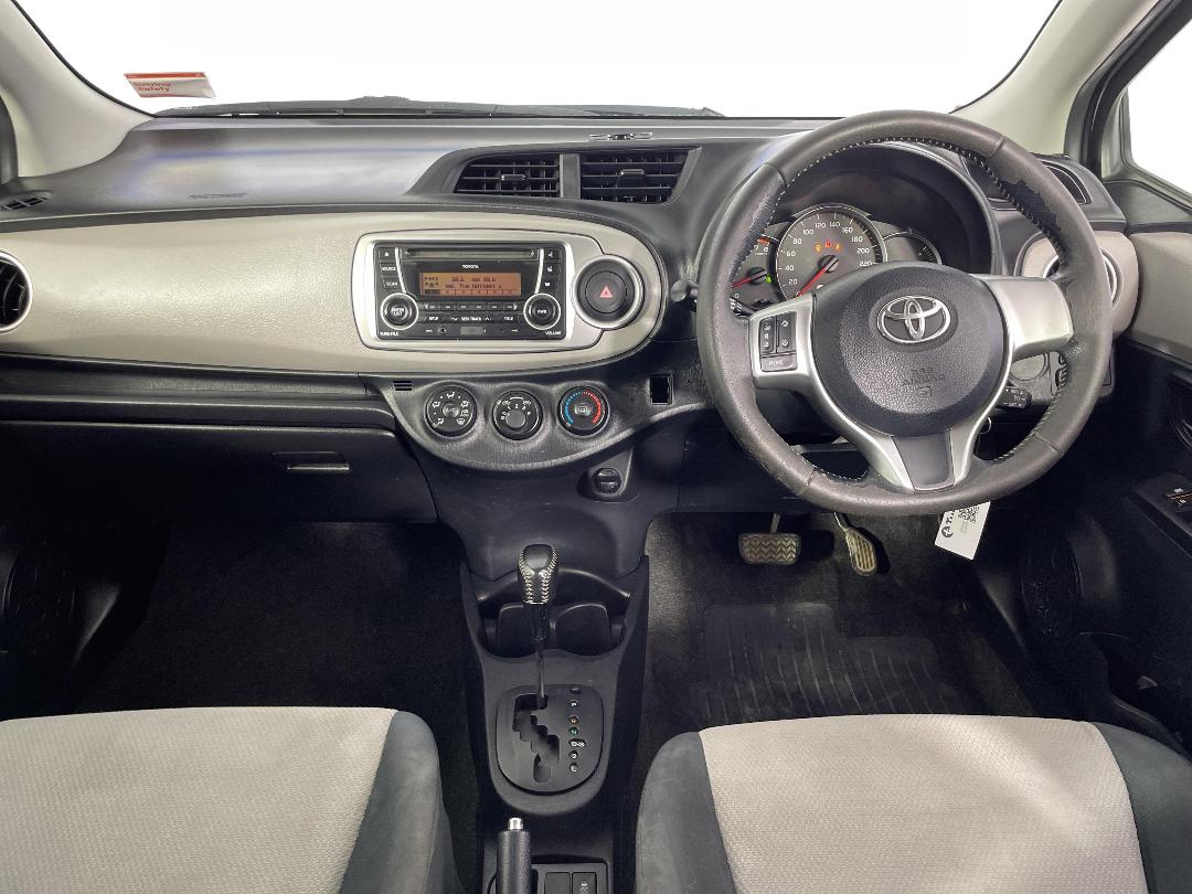 Photo '18' of Toyota Yaris Photo '18' of Toyota Yaris