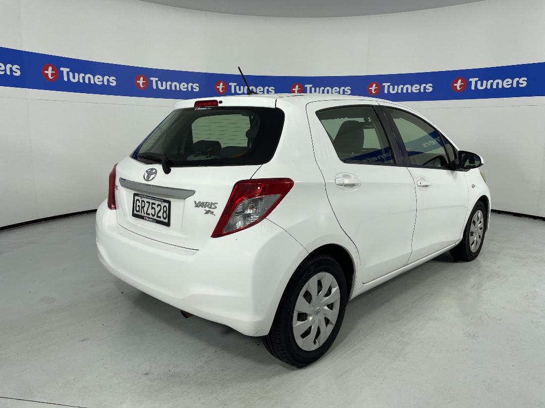 Photo '7' of Toyota Yaris
