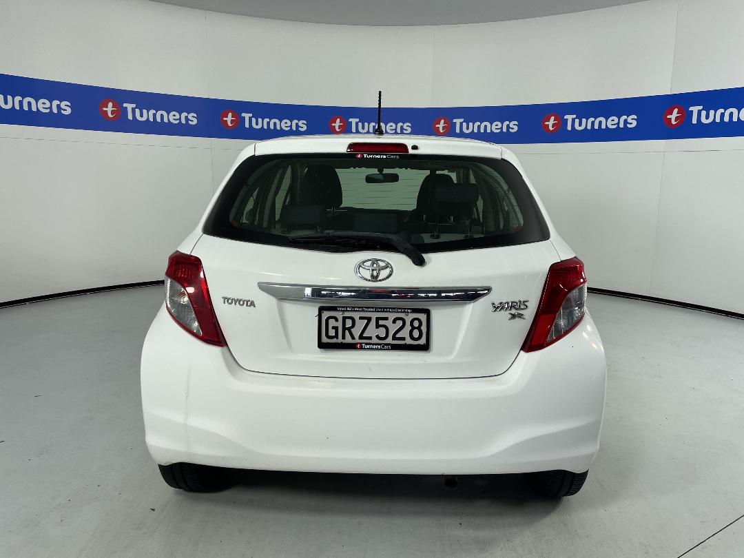 Photo '6' of Toyota Yaris