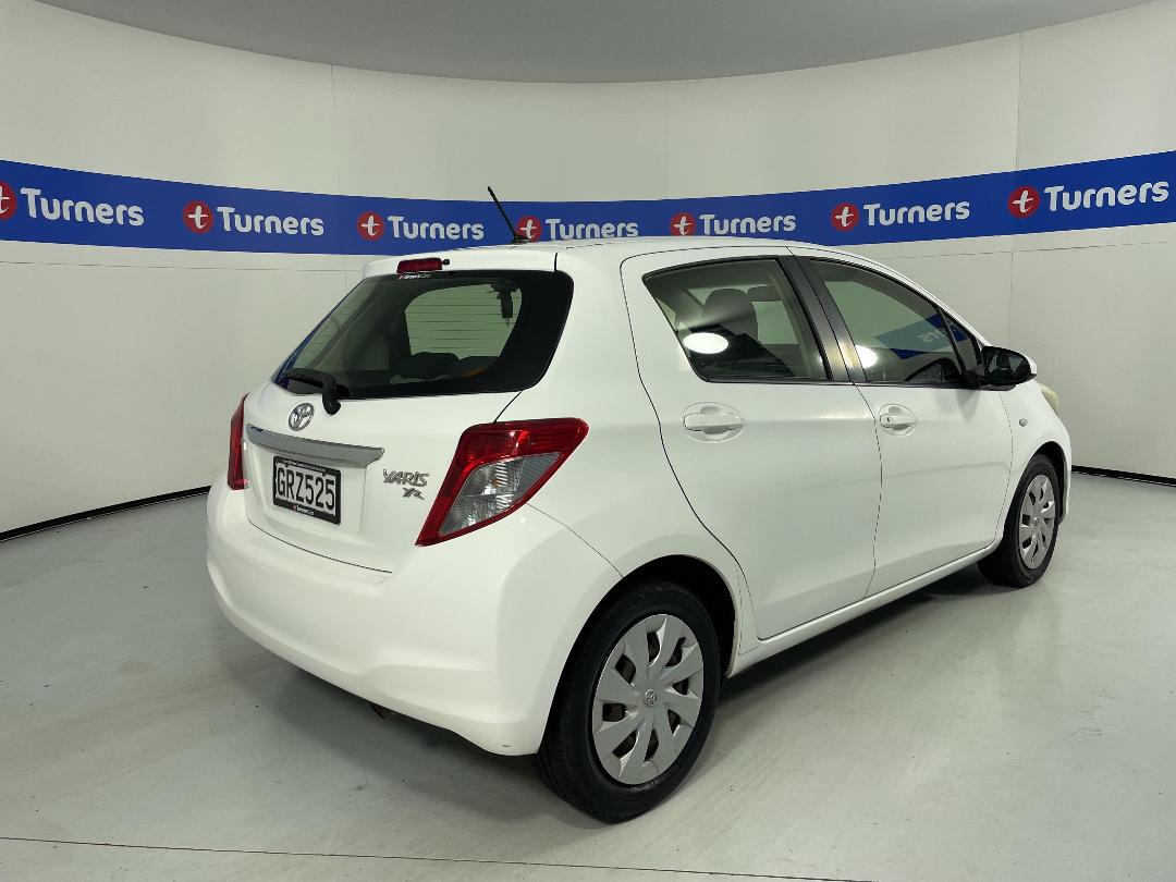 Photo '7' of Toyota Yaris