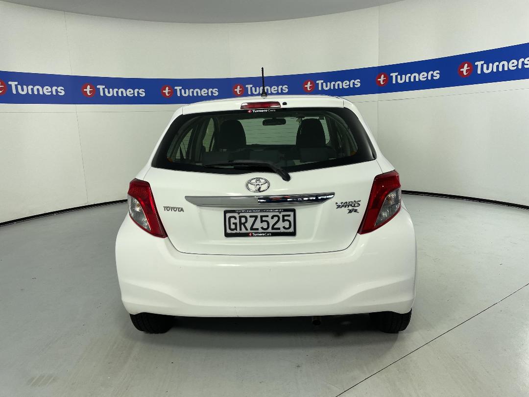 Photo '6' of Toyota Yaris