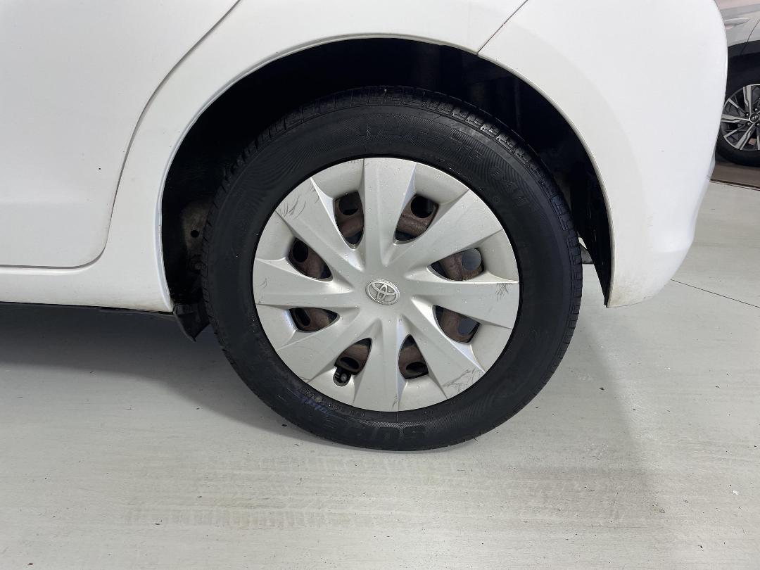 Photo '11' of Toyota Yaris