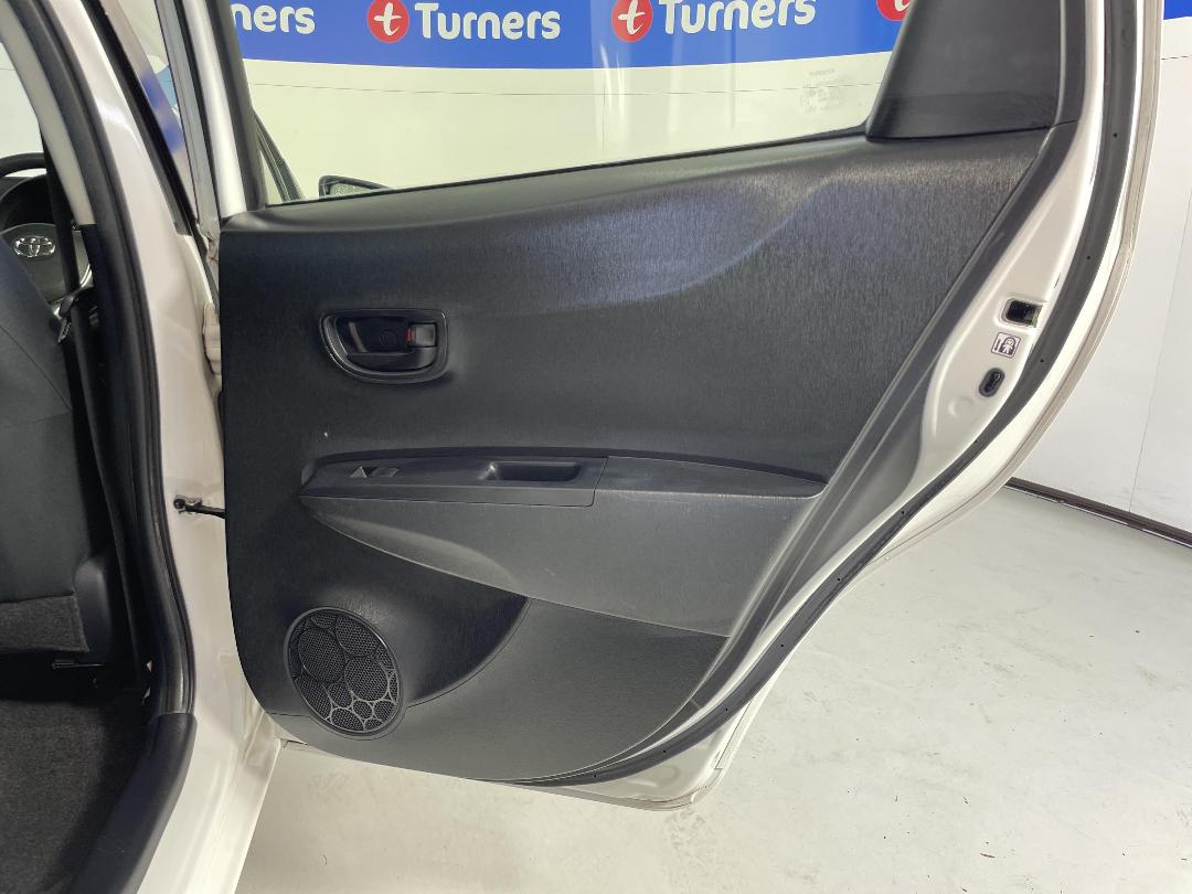 Photo '19' of Toyota Yaris