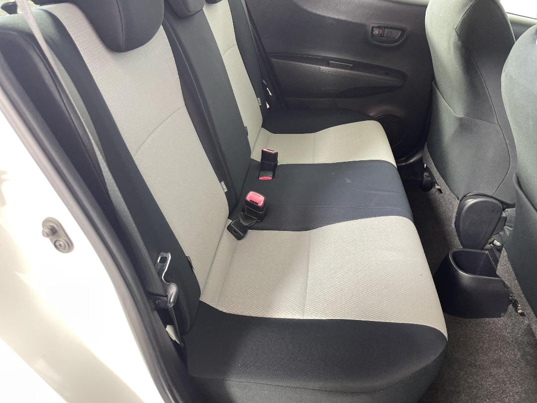 Photo '20' of Toyota Yaris