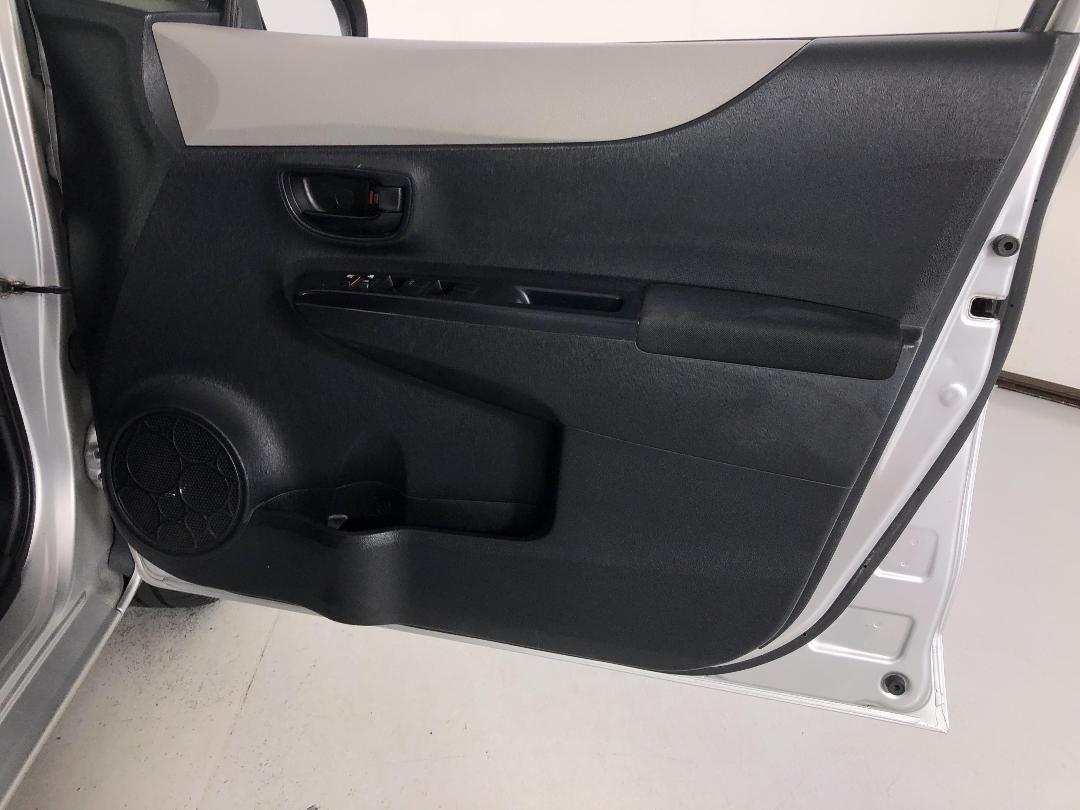 Photo '15' of Toyota Yaris Photo '15' of Toyota Yaris