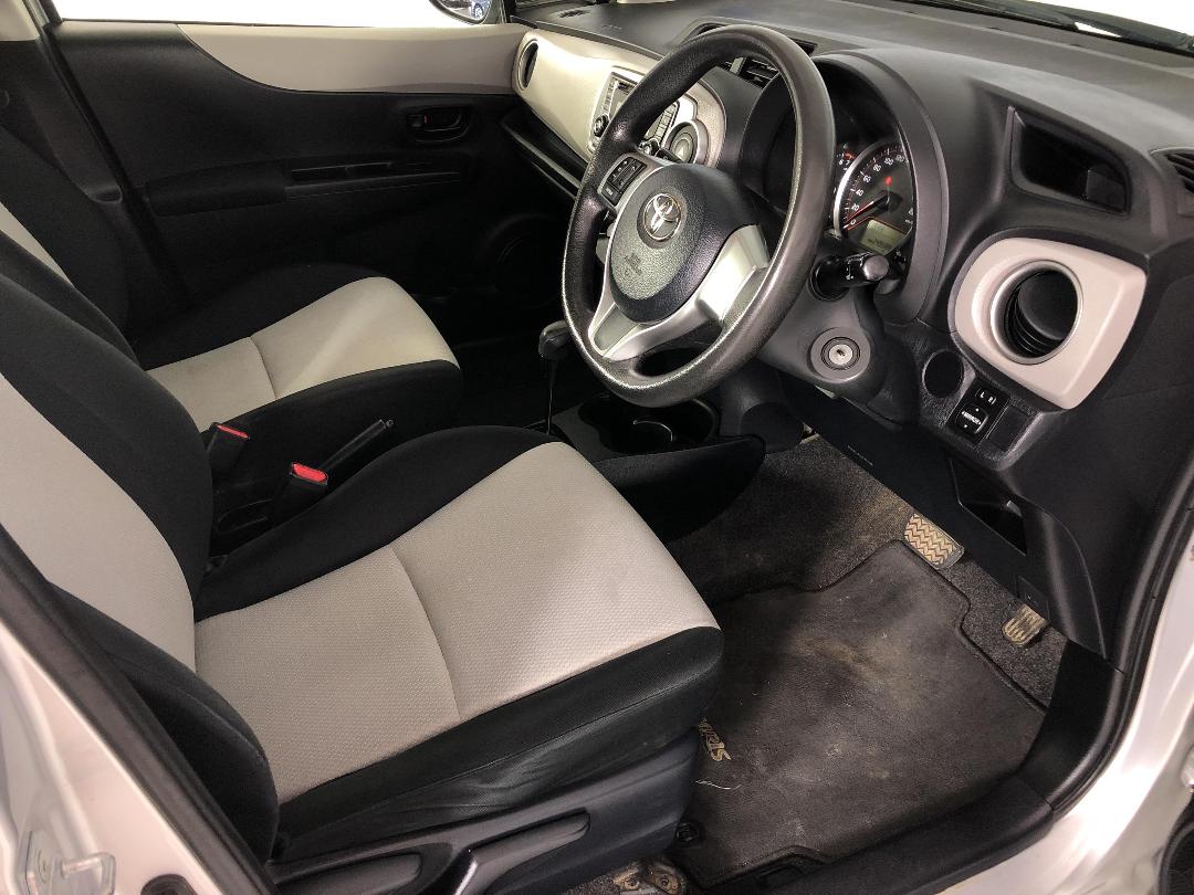 Photo '16' of Toyota Yaris Photo '16' of Toyota Yaris