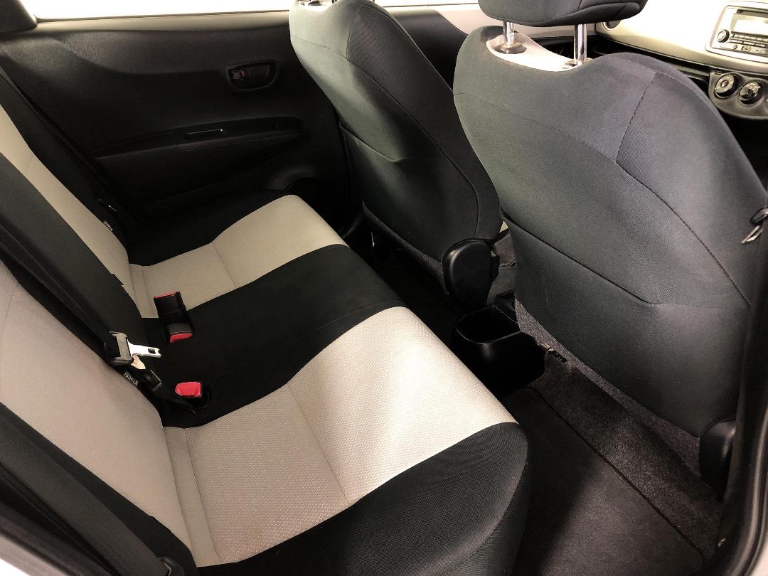 Photo '20' of Toyota Yaris Photo '20' of Toyota Yaris