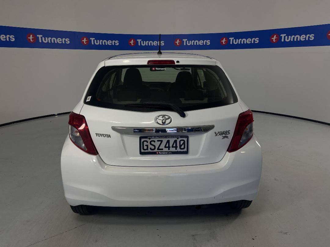 Photo '6' of Toyota Yaris