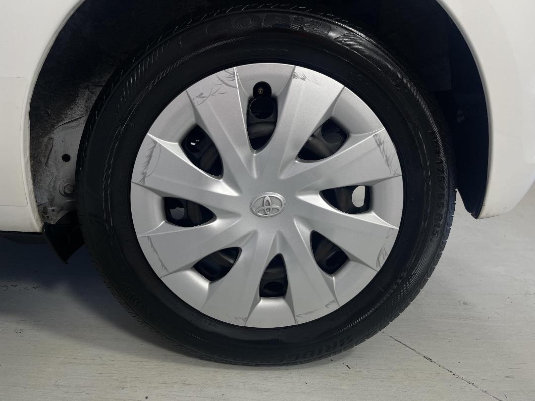 Photo '11' of Toyota Yaris