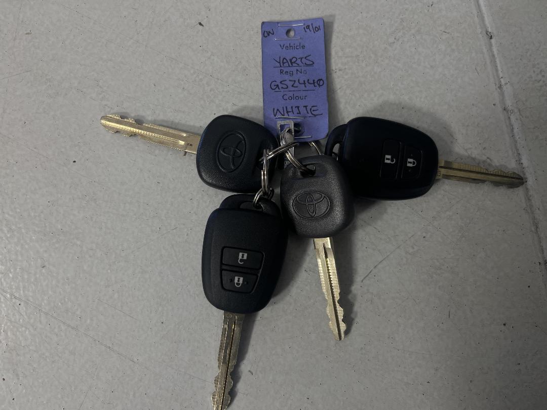 Photo '21' of Toyota Yaris