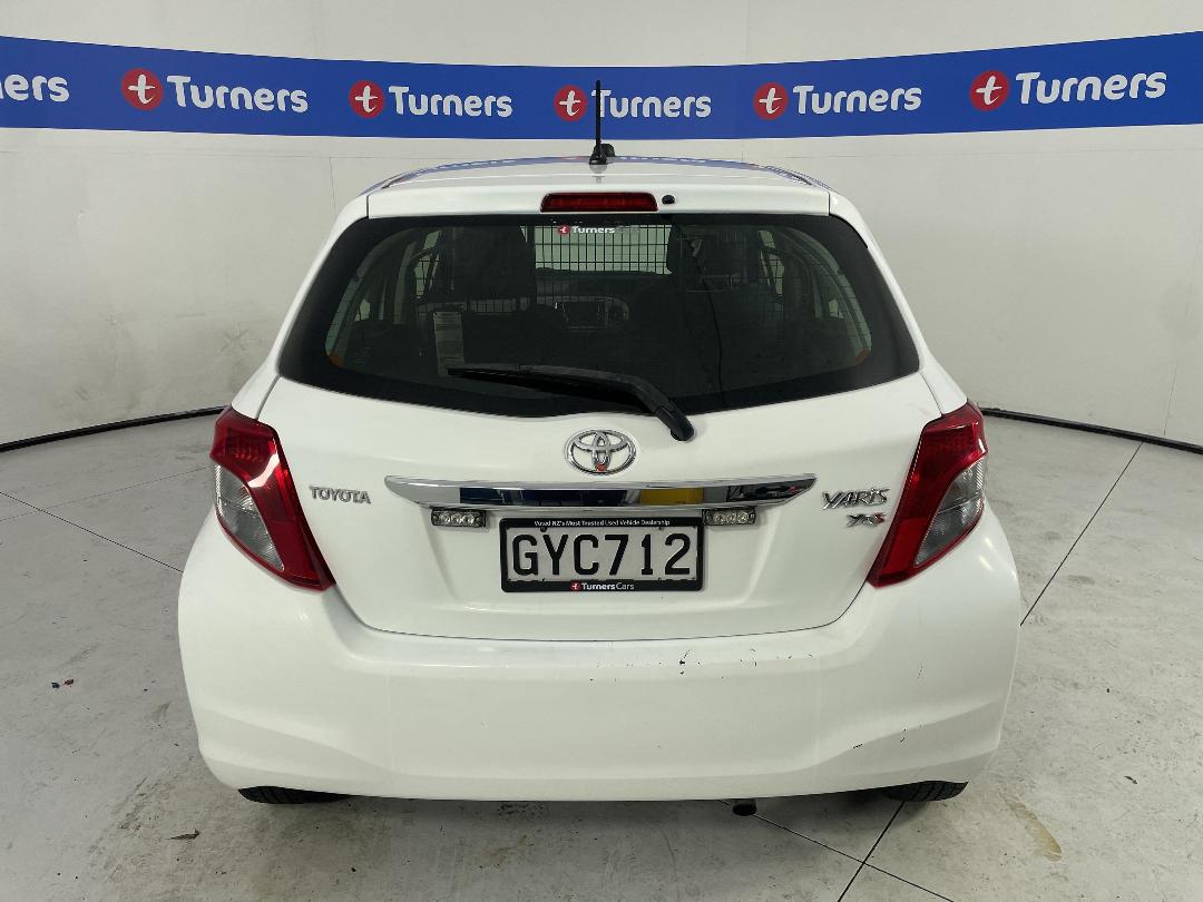 Photo '6' of Toyota Yaris
