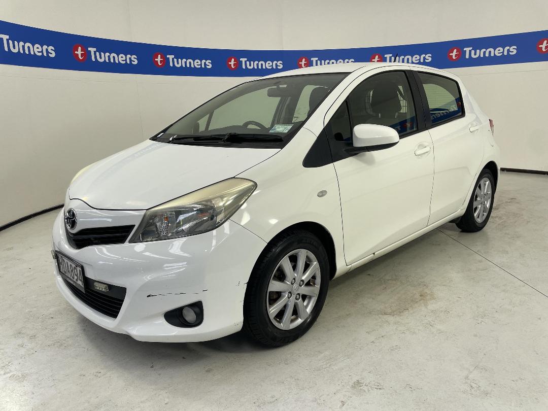 Photo '4' of Toyota Yaris