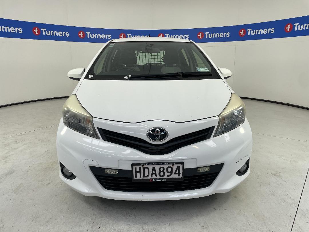 Photo '2' of Toyota Yaris