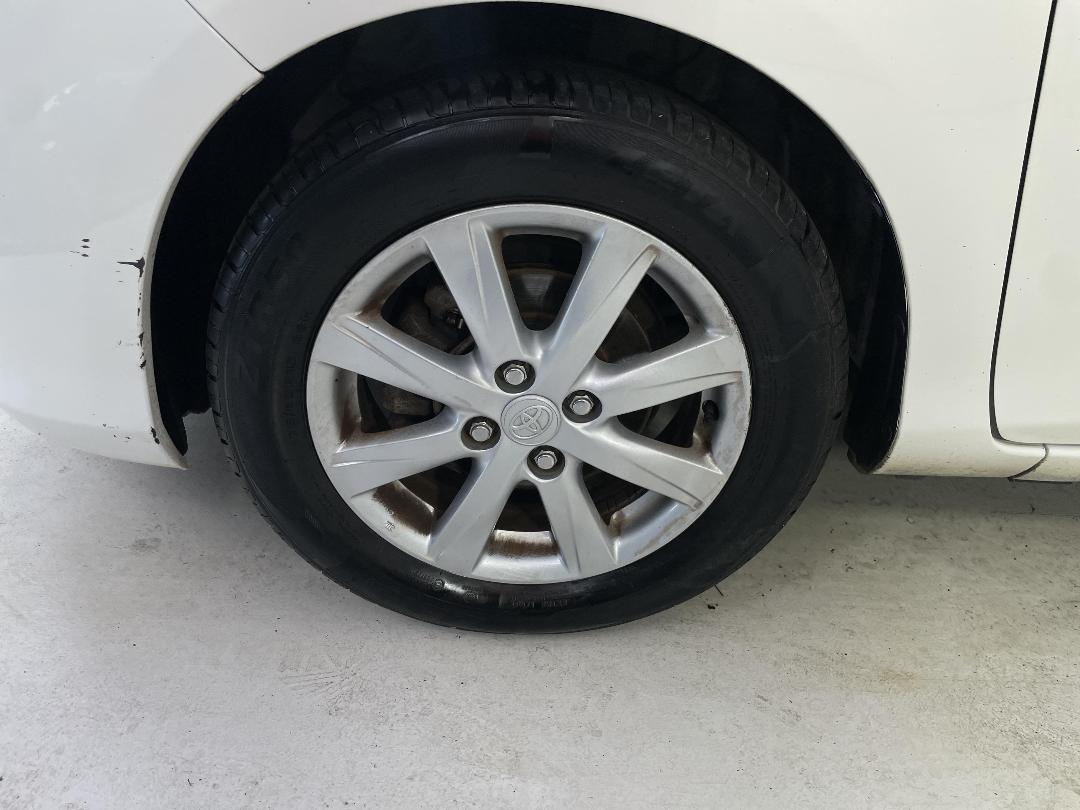 Photo '10' of Toyota Yaris