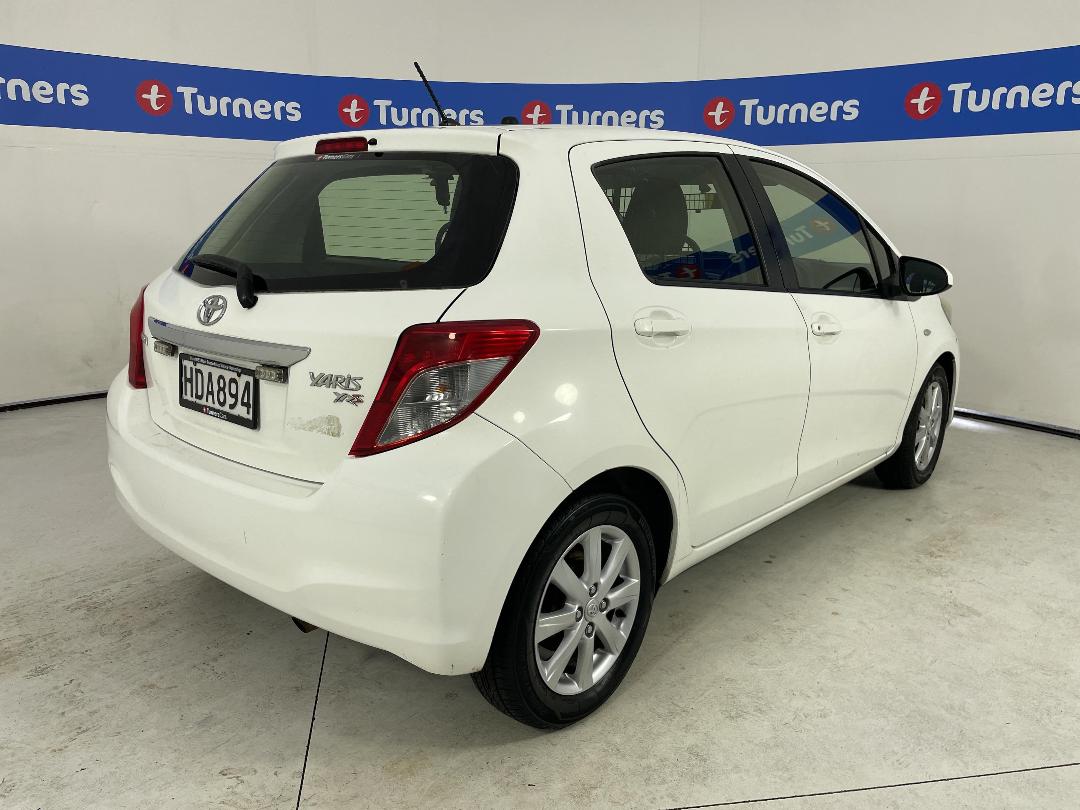 Photo '7' of Toyota Yaris