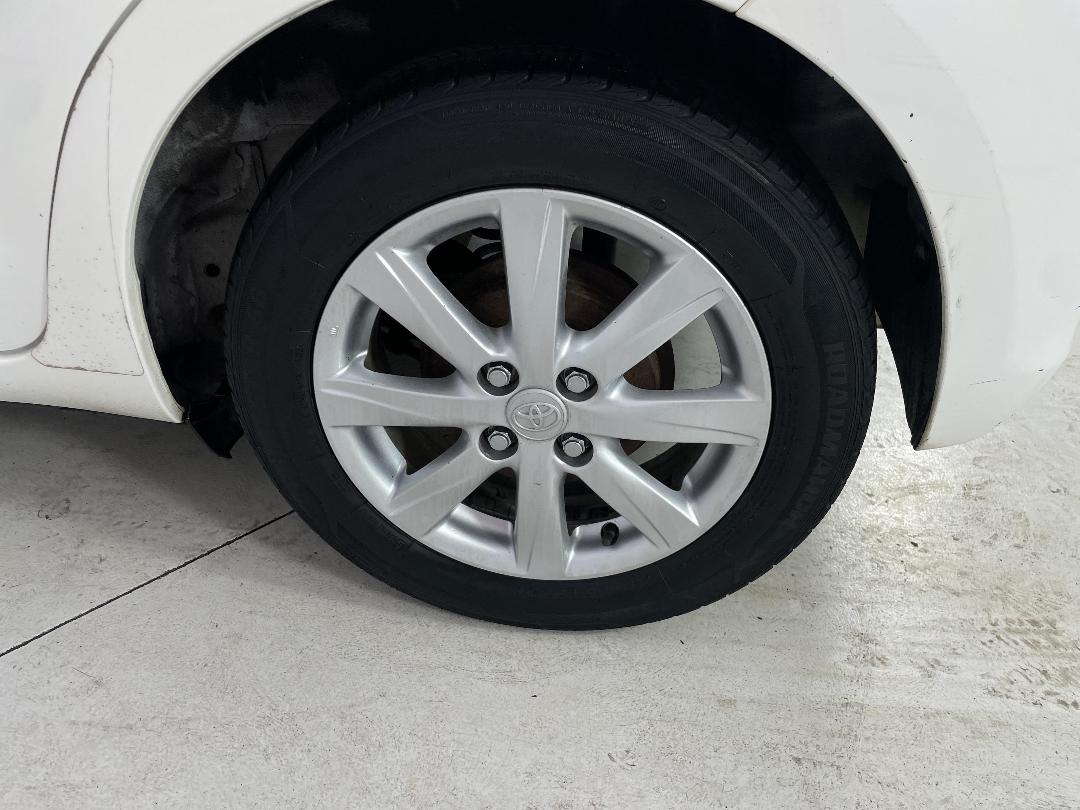 Photo '11' of Toyota Yaris