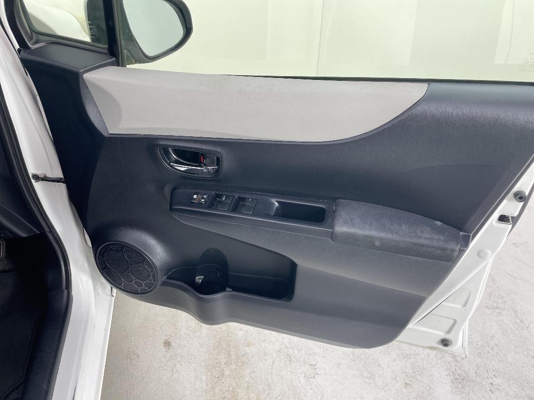 Photo '15' of Toyota Yaris