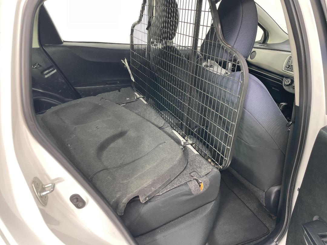 Photo '20' of Toyota Yaris