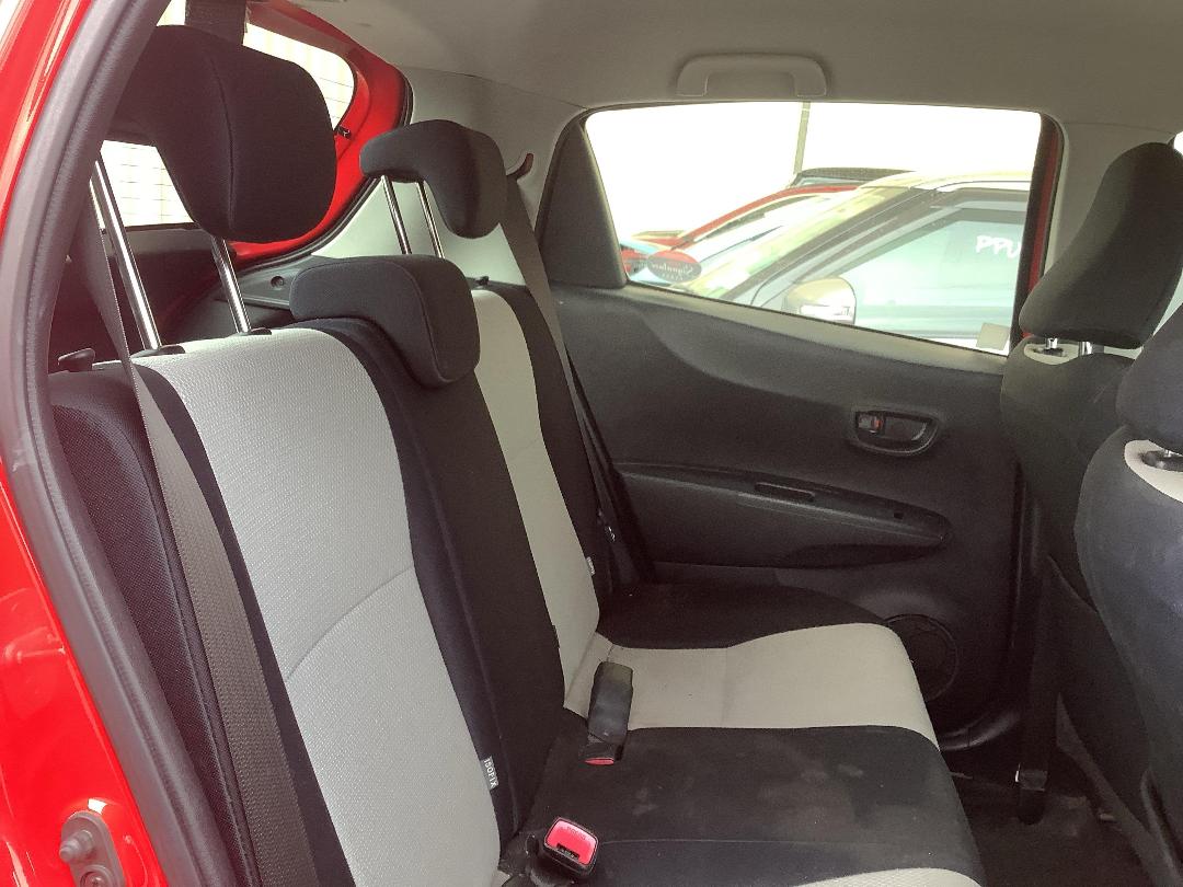 Photo '14' of Toyota Yaris YR Photo '14' of Toyota Yaris YR