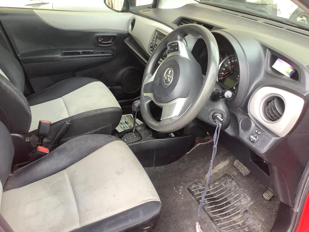 Photo '15' of Toyota Yaris YR Photo '15' of Toyota Yaris YR