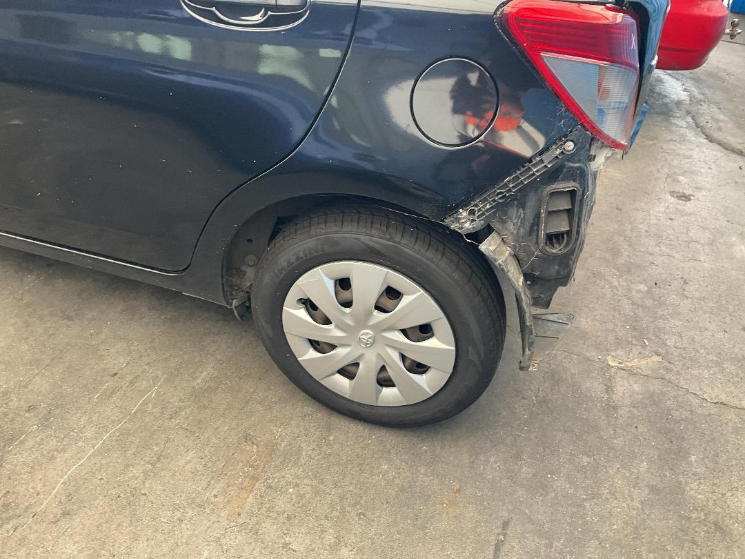 Photo '10' of Toyota Yaris YR Photo '10' of Toyota Yaris YR