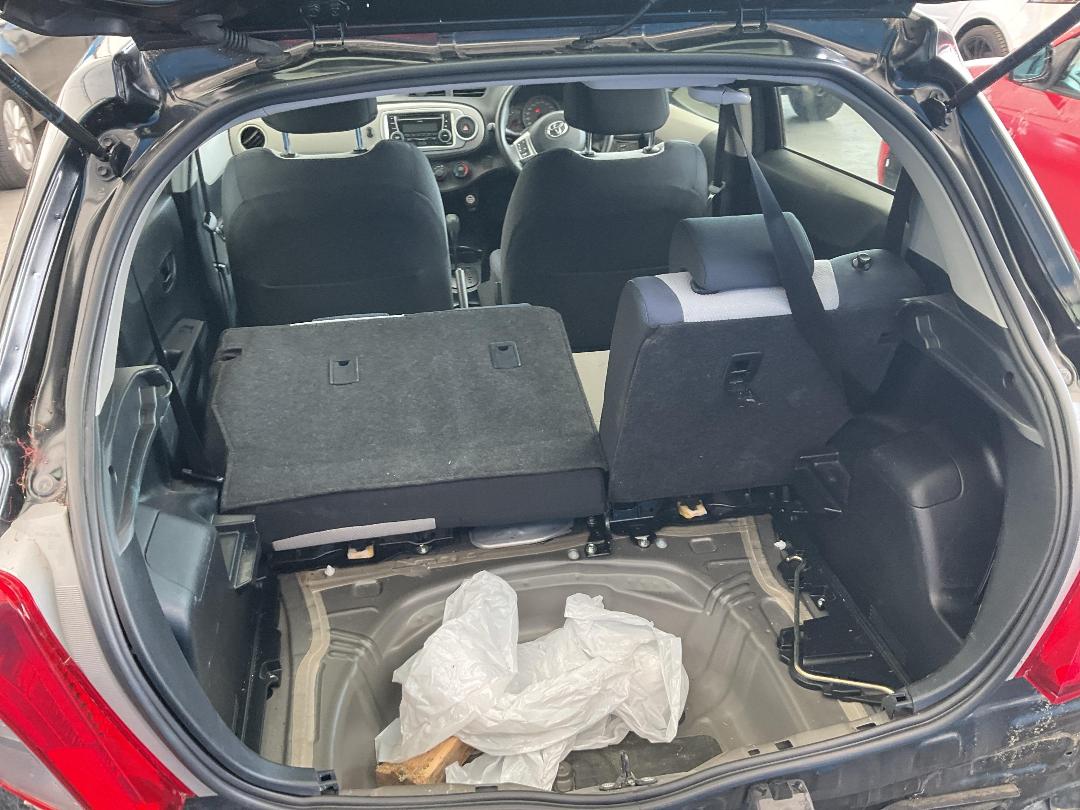 Photo '23' of Toyota Yaris YR Photo '23' of Toyota Yaris YR