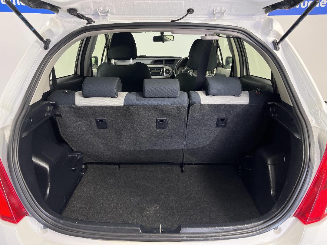 Photo '14' of Toyota Yaris Photo '14' of Toyota Yaris