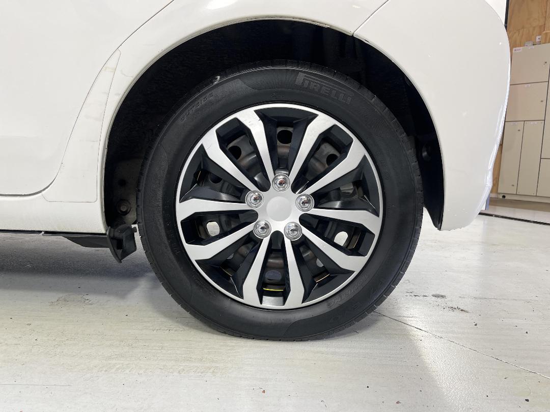 Photo '11' of Toyota Yaris Photo '11' of Toyota Yaris