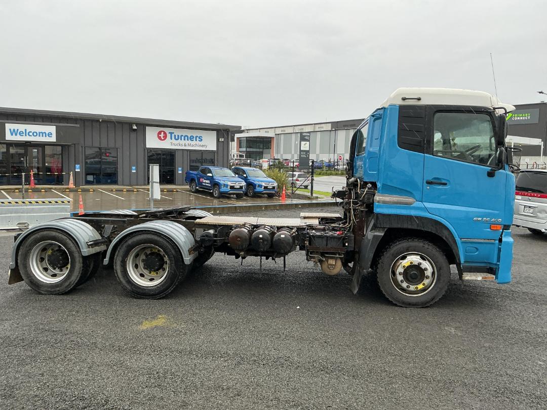 Photo '3' of UD Trucks GW400 Tractor Unit