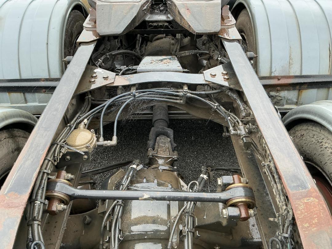 Photo '22' of UD Trucks GW400 Tractor Unit