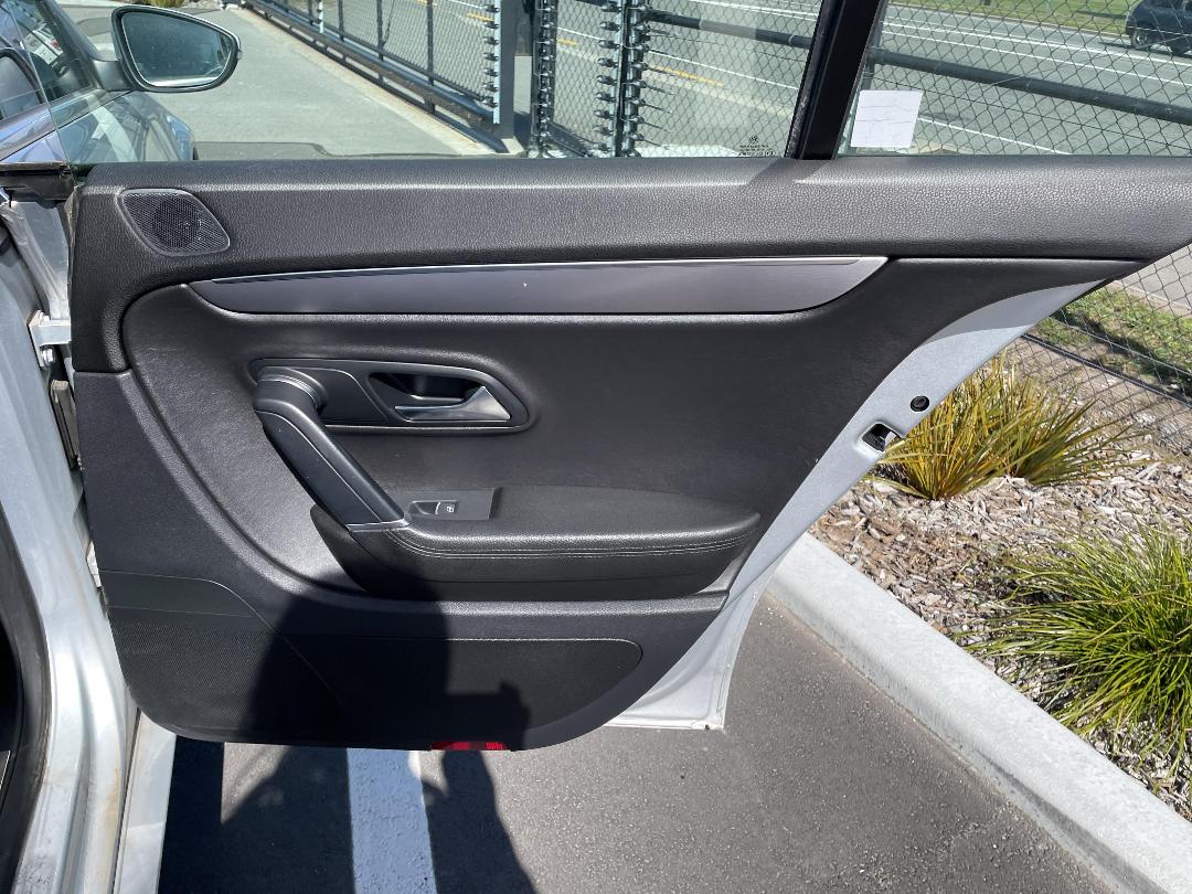 Photo '17' of Volkswagen CC V6 4M Photo '17' of Volkswagen CC V6 4M