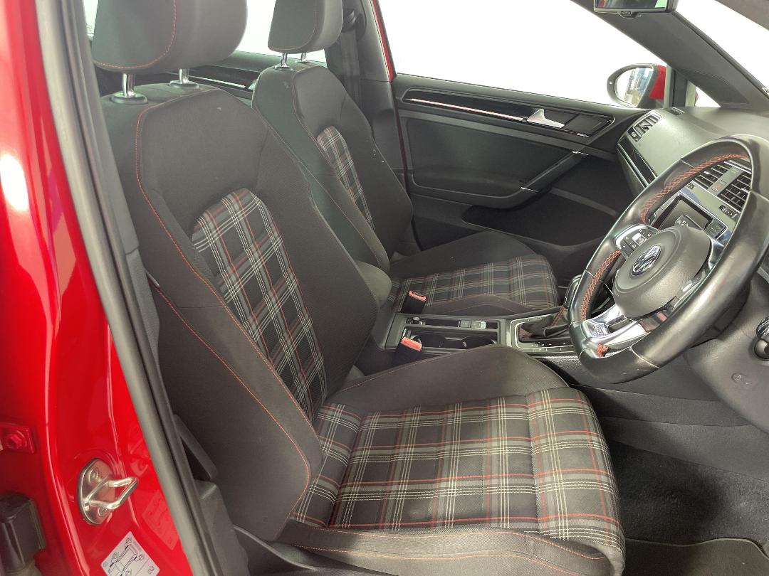 Photo '16' of Volkswagen Golf Photo '16' of Volkswagen Golf